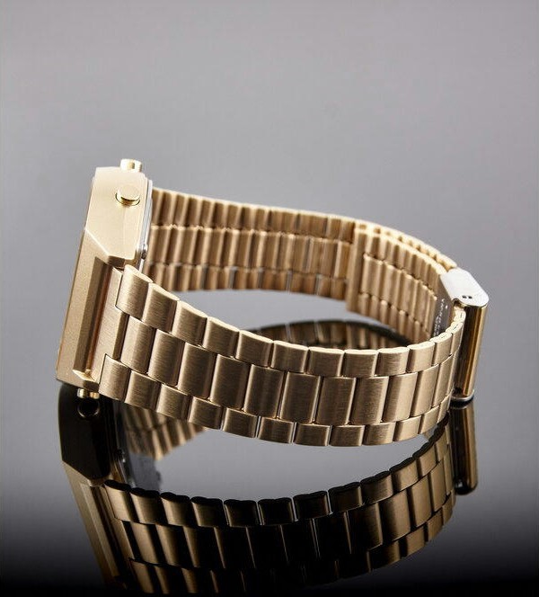 Наручные часы b640wgg-9df