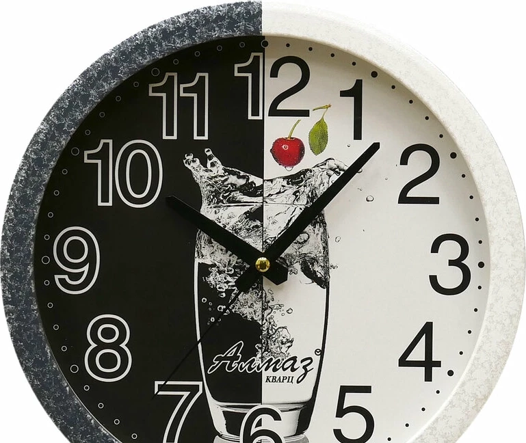 Настенные часы Алмаз В12