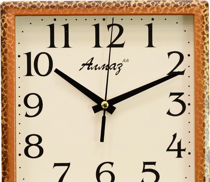 Настенные часы Алмаз М19